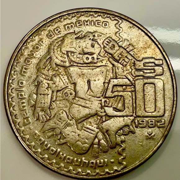 Mexican 1982 50 Pesos circulated coin. - Picture 1 of 2